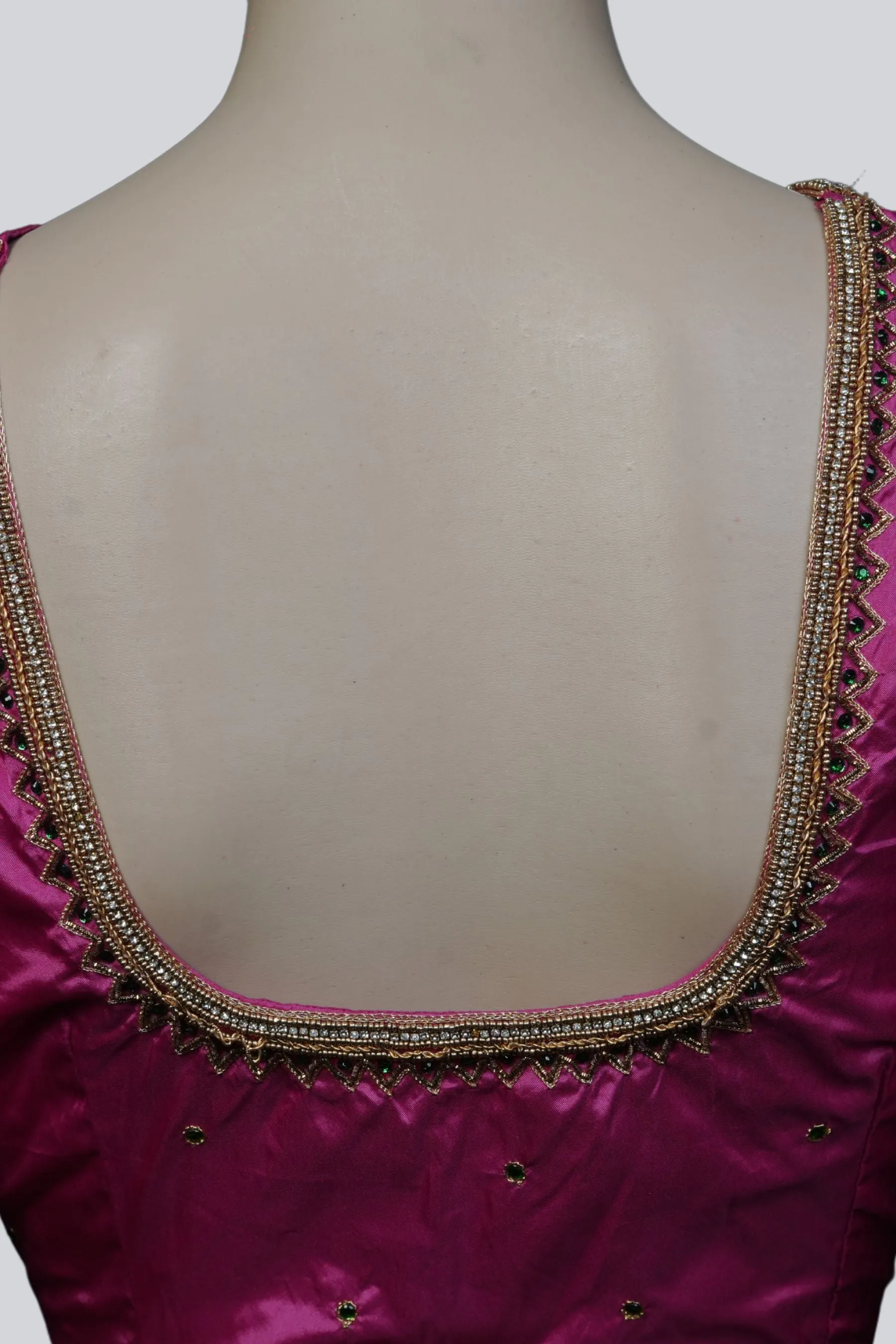 Aari Elegance: Timeless Craftsmanship for Stylish Statements |JCSFashions